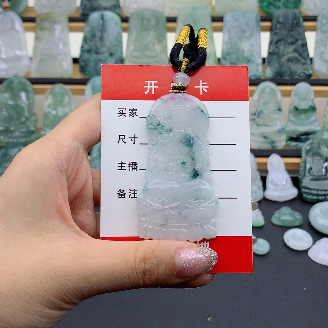 翡翠未镶嵌颈饰观音