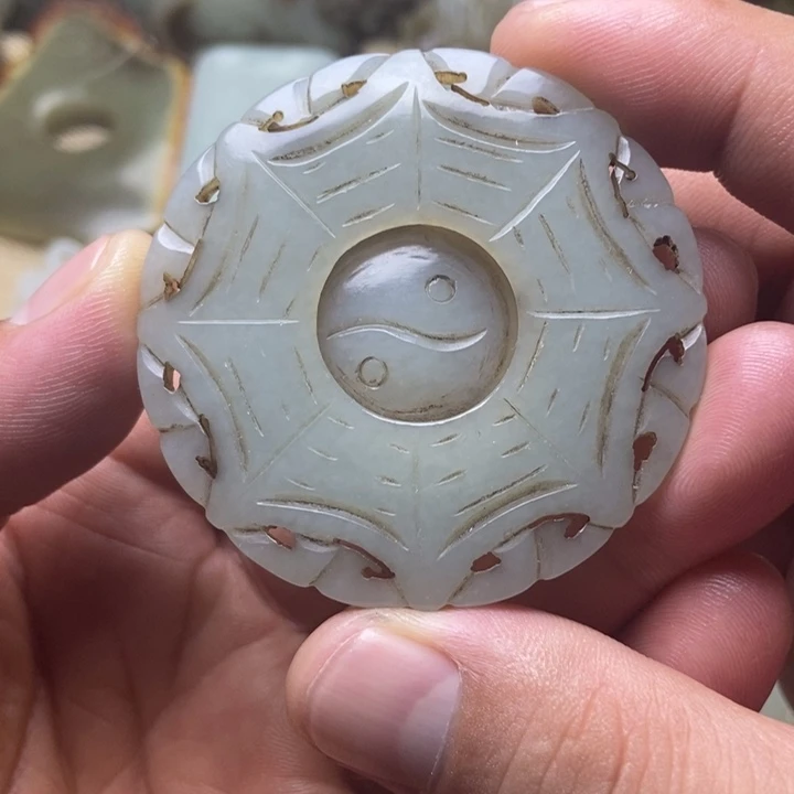 和田玉未镶嵌挂件