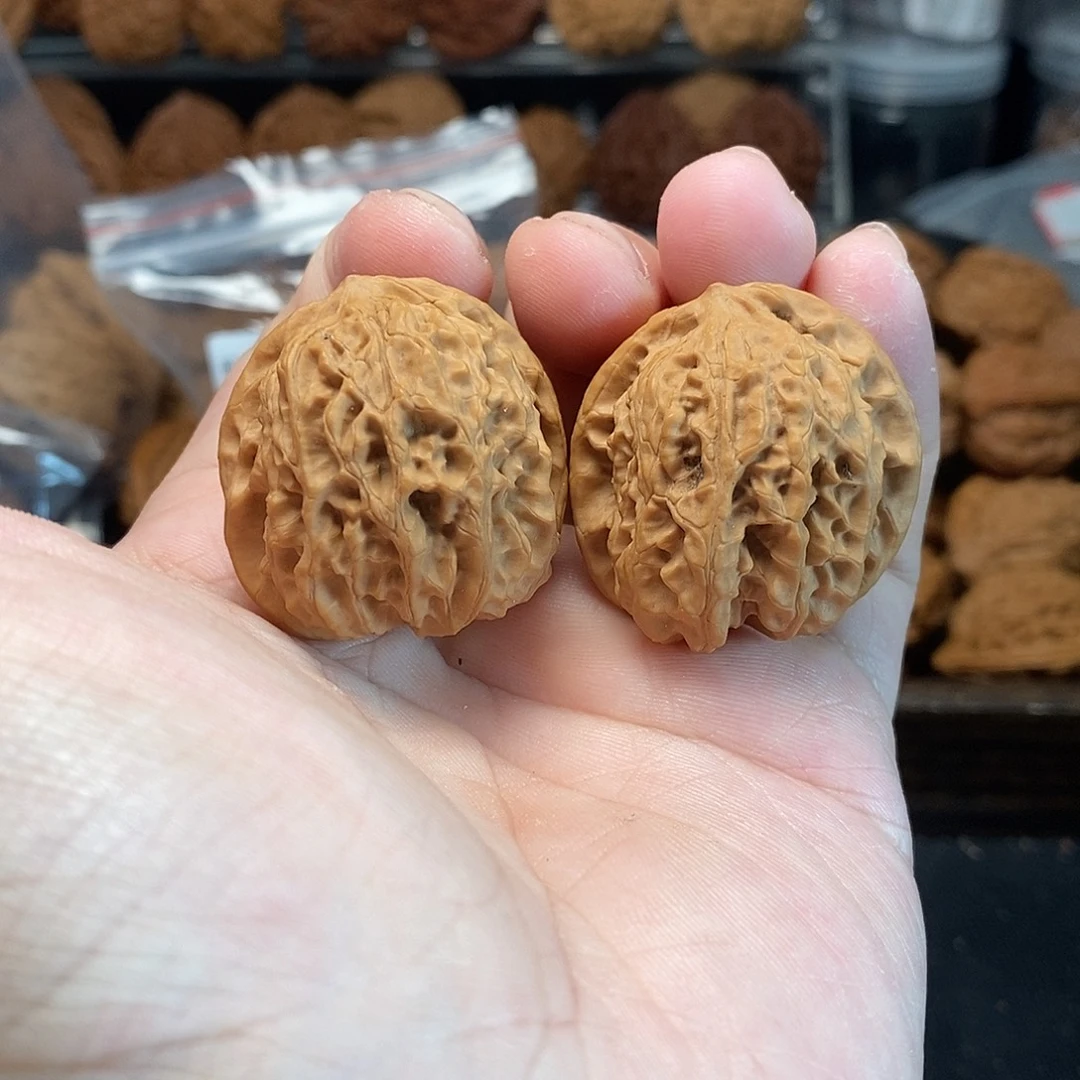 1文玩核桃龙珠33-205