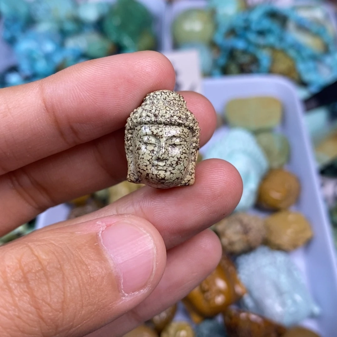 善***得绿松石未镶嵌颈饰