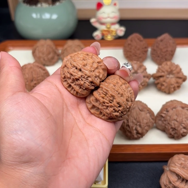 把件文玩核桃全品三角白36.5