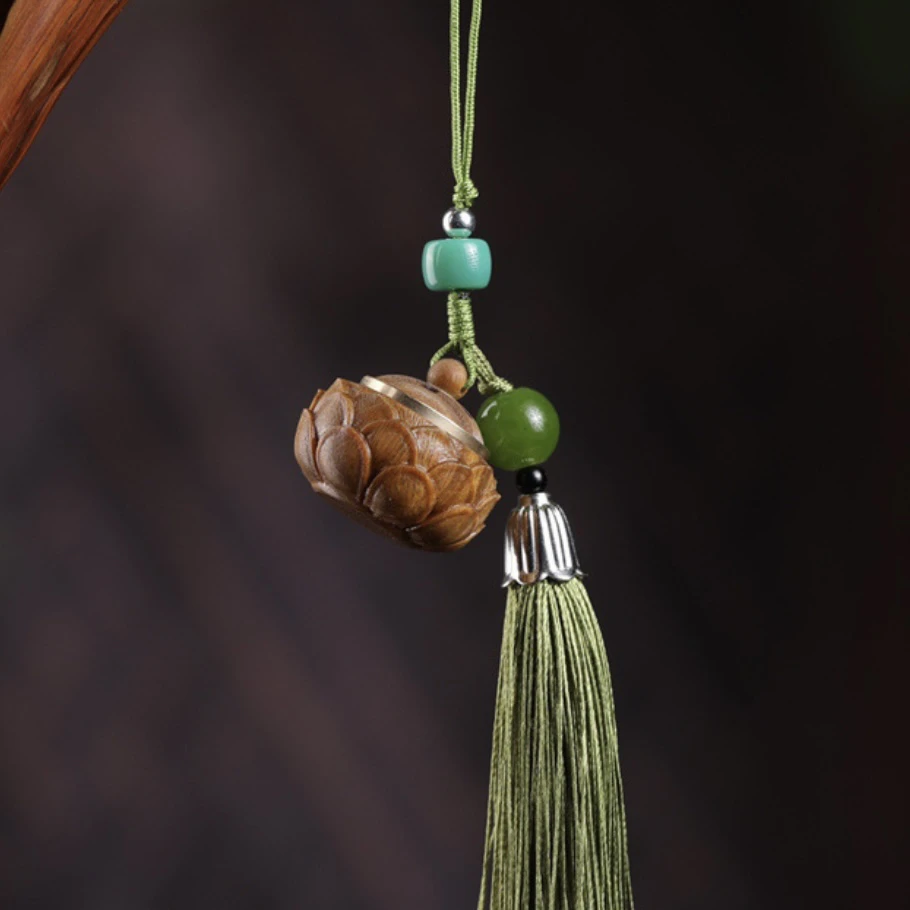 天然绿檀木莲花挂件首饰包包镂空实木香囊手机挂件中式吊坠