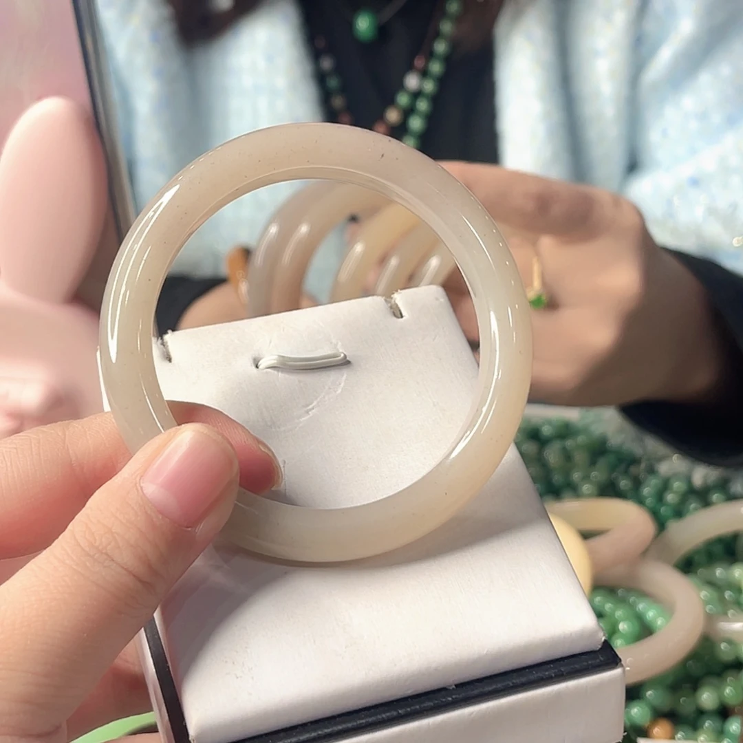 密玉（石英质玉）未镶嵌颈饰