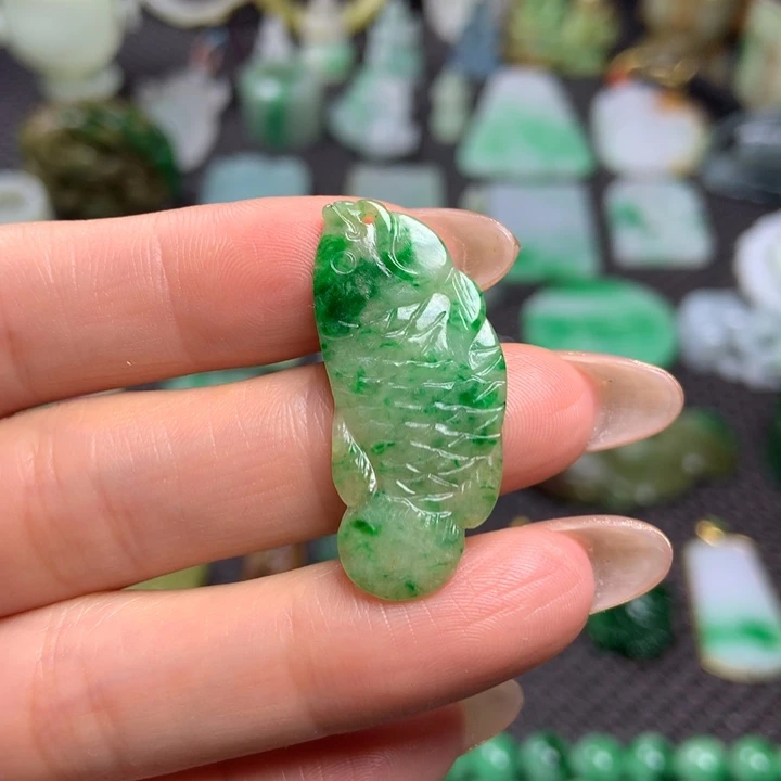 翡翠挂件未镶嵌清