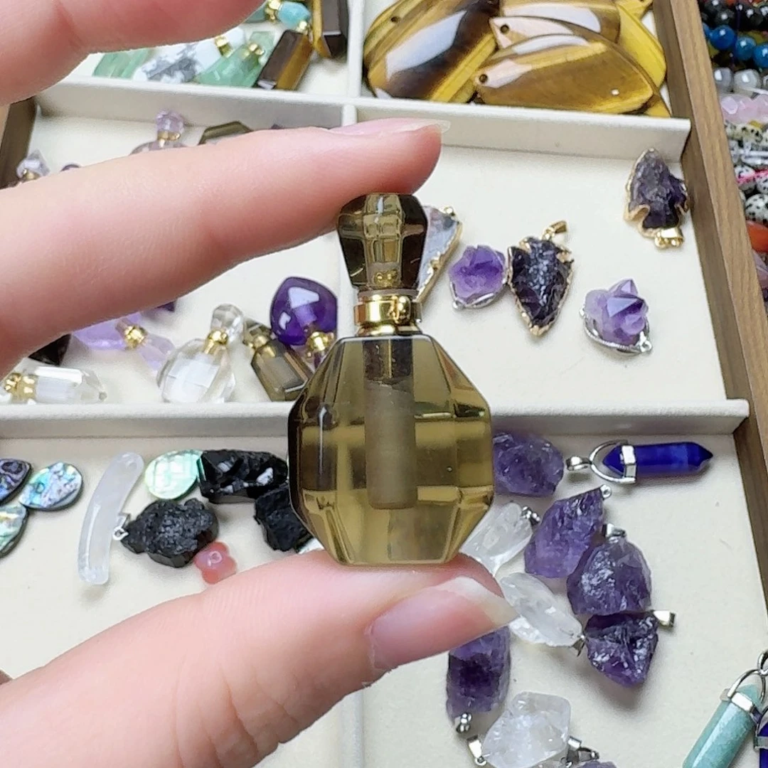 玛瑙/玉髓未镶嵌珠宝半成品茶晶方瓶一只