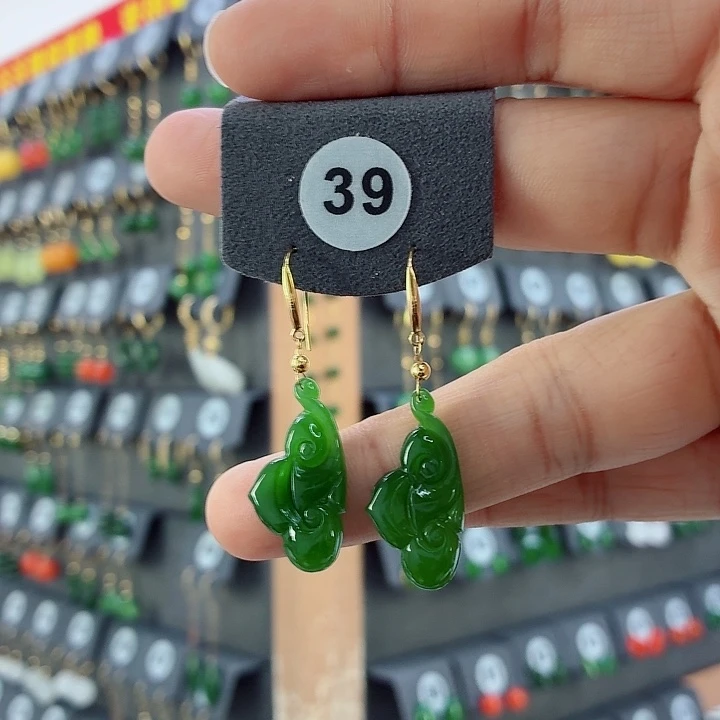 和田玉18K金镶嵌耳饰