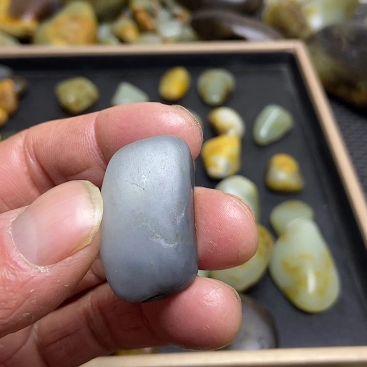 城***事和田玉（糖玉）未镶嵌珠宝奇石