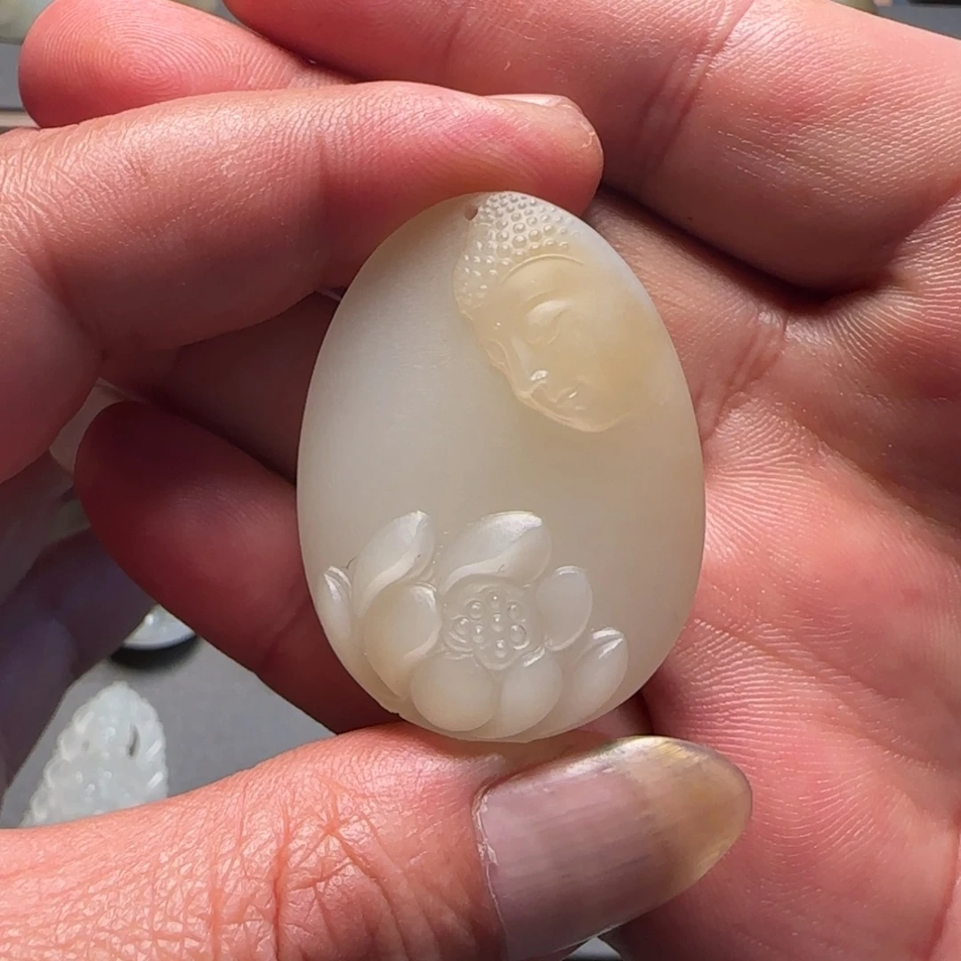 *****和田玉未镶嵌颈饰