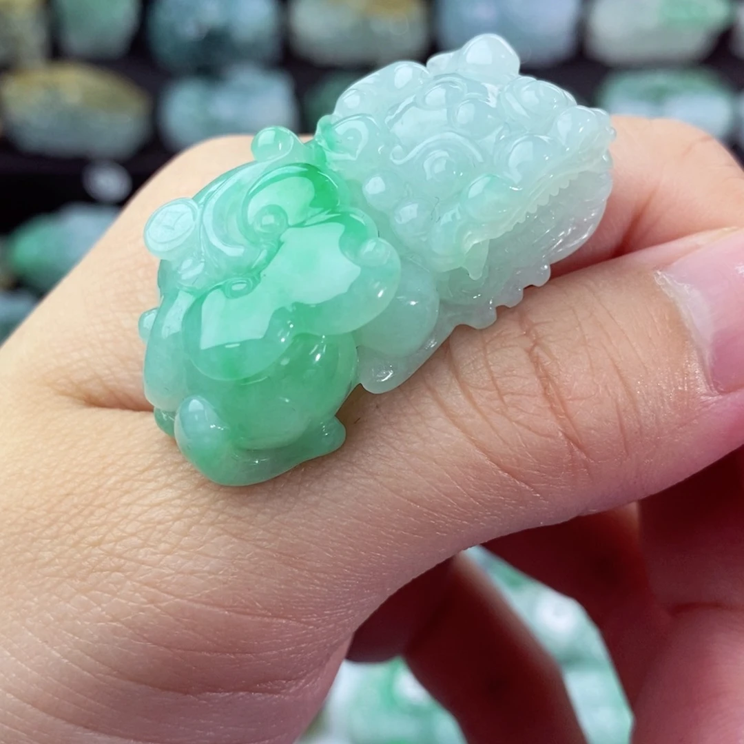 翡翠颈饰未镶嵌天然