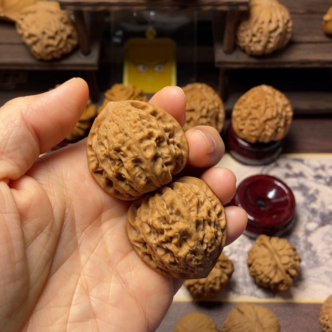 文玩核桃把件全品金牛36