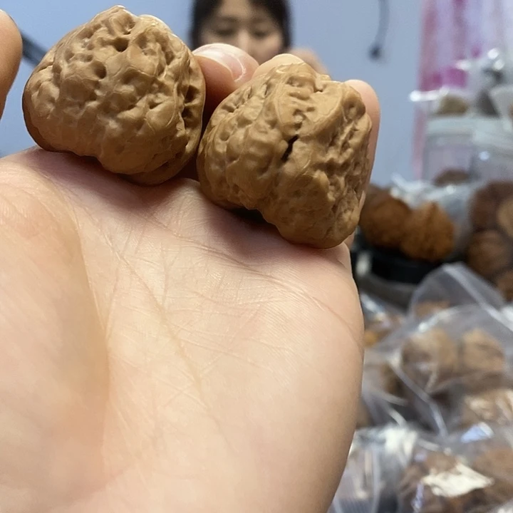 把件文玩核桃34.5红皮蛤蟆头练手