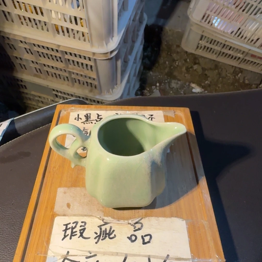 瑕疵介意勿拍陶瓷器皿A162