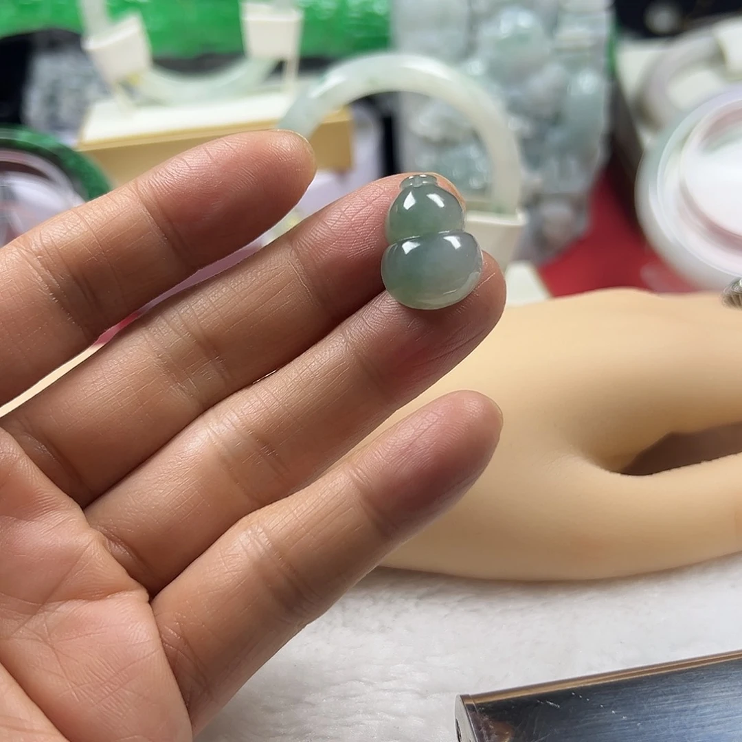 颈饰未镶嵌翡翠缅甸天然A货翡翠葫芦