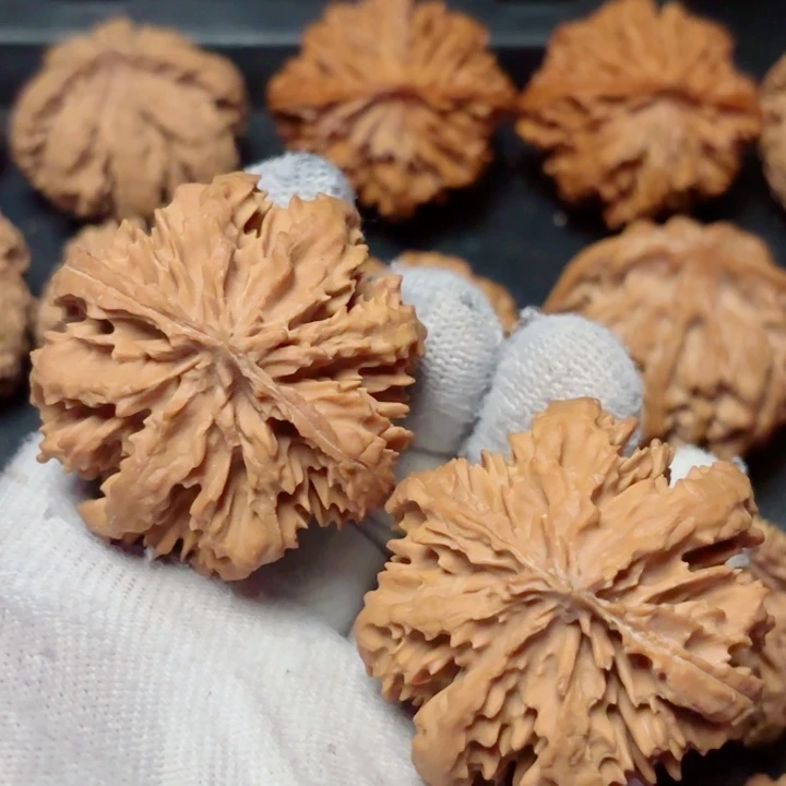 金***光文玩核桃吊坠秦岭灯笼8