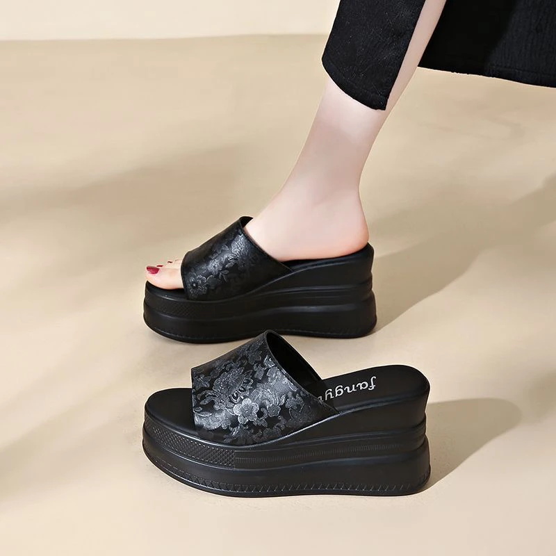 【专柜撕标】小个子8cm厚底增高拖鞋女夏外穿2025款坡跟不累脚凉拖