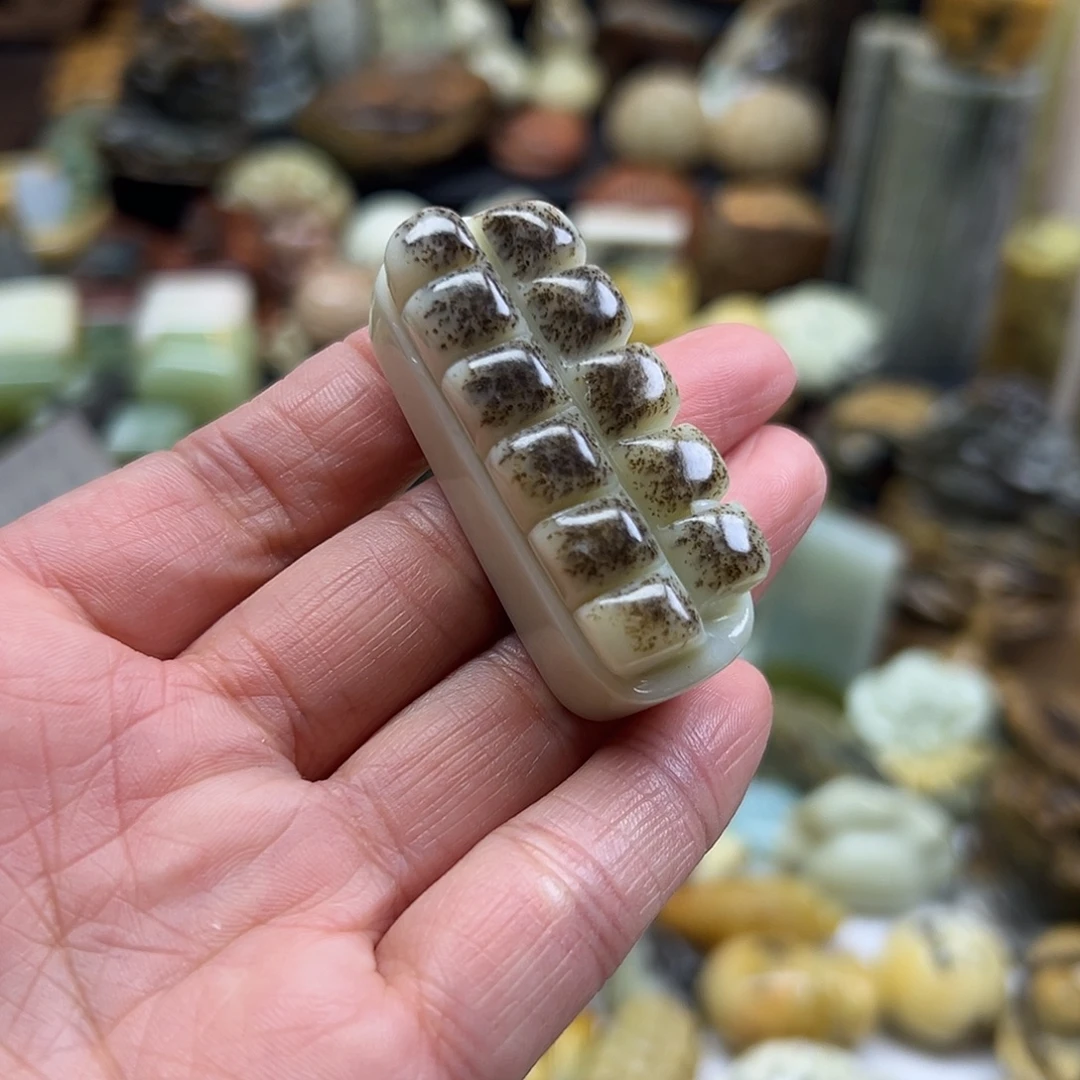 岫玉未镶嵌颈饰辽阳料玉米