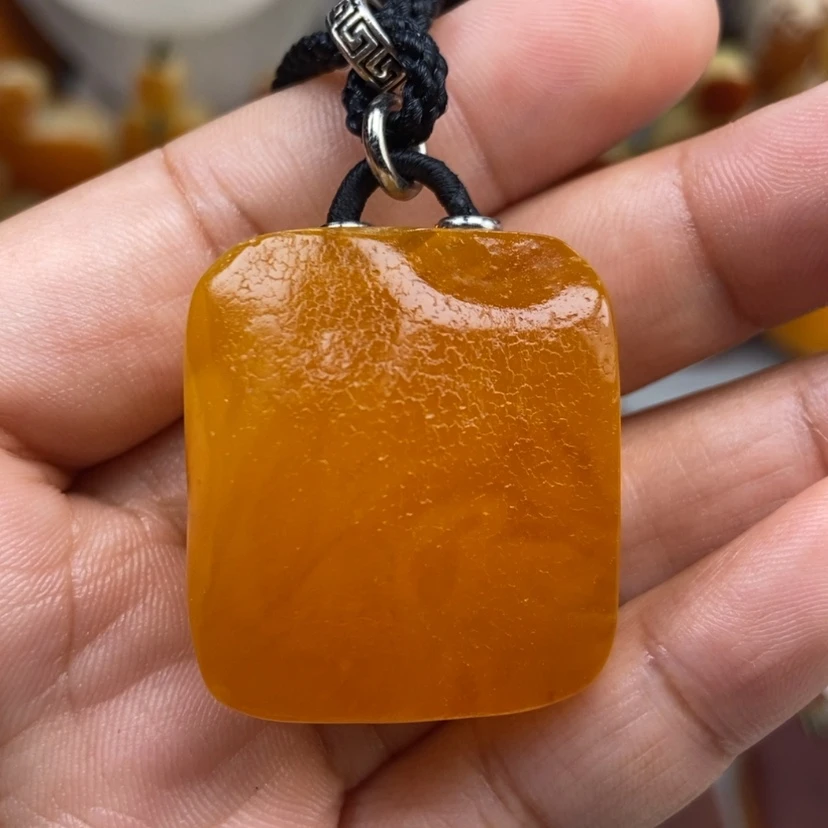 【闪购商品】琥珀颈饰未镶嵌