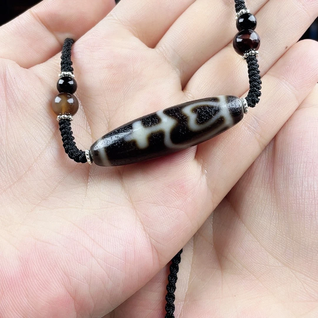 玛瑙/玉髓颈饰合金曲贡