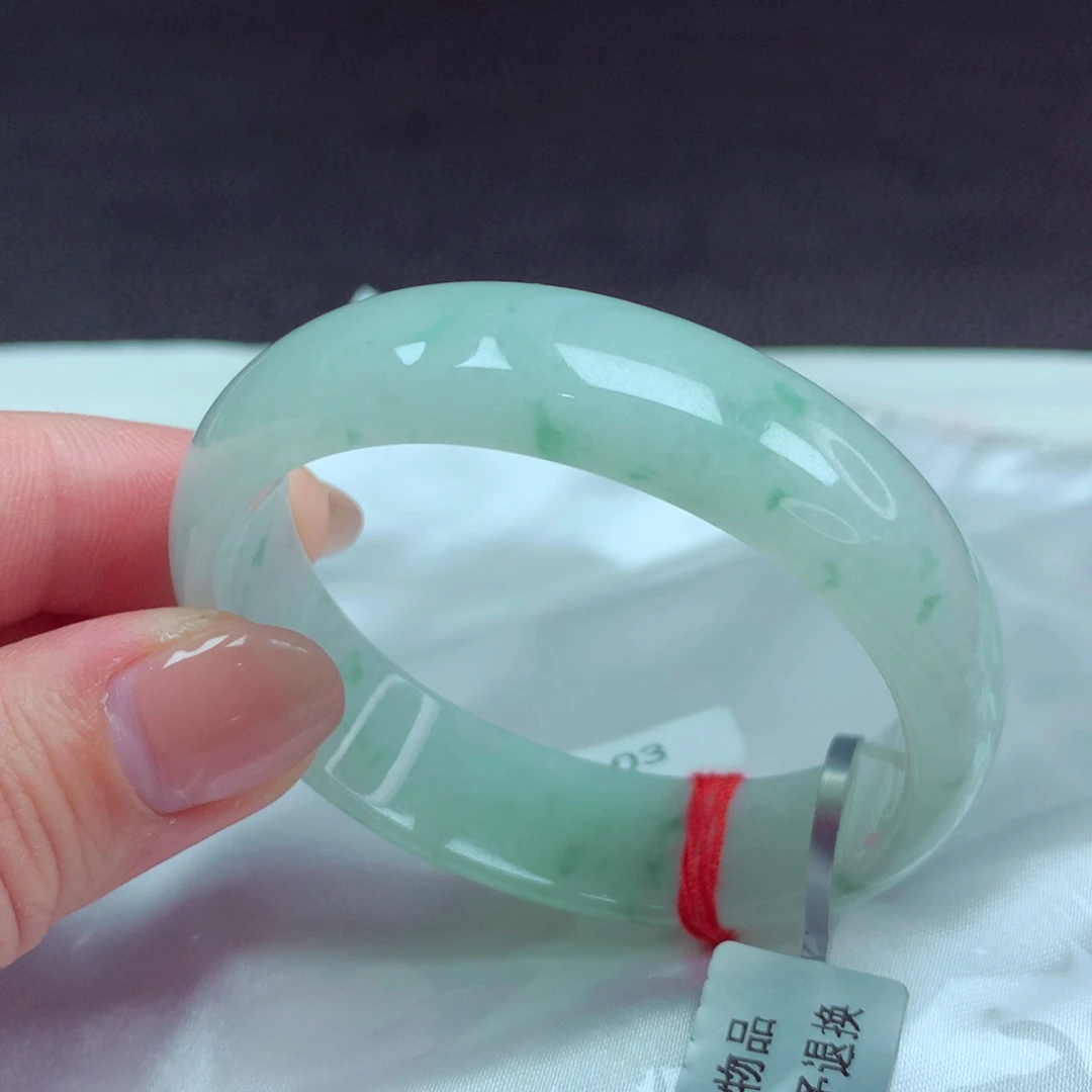 翡翠手镯未镶嵌手镯88