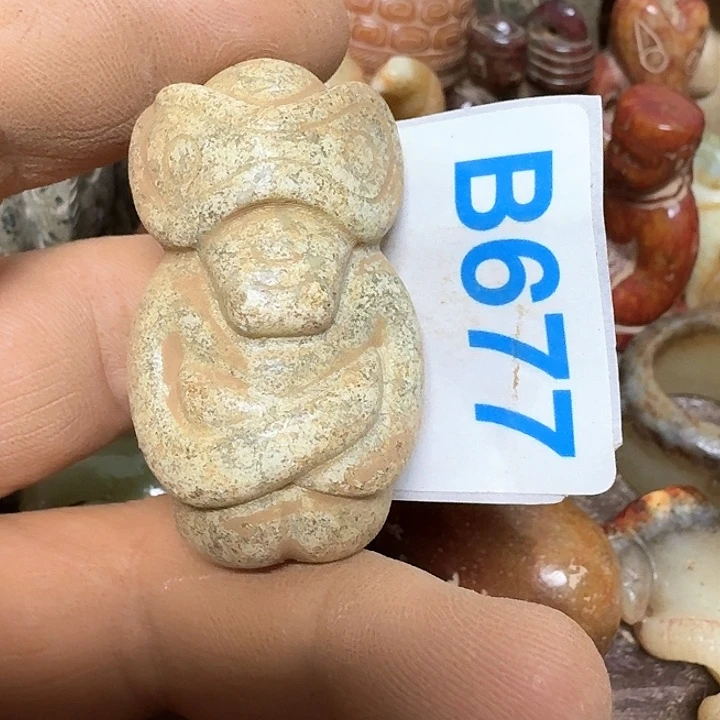 蛇纹石玉颈饰未镶嵌