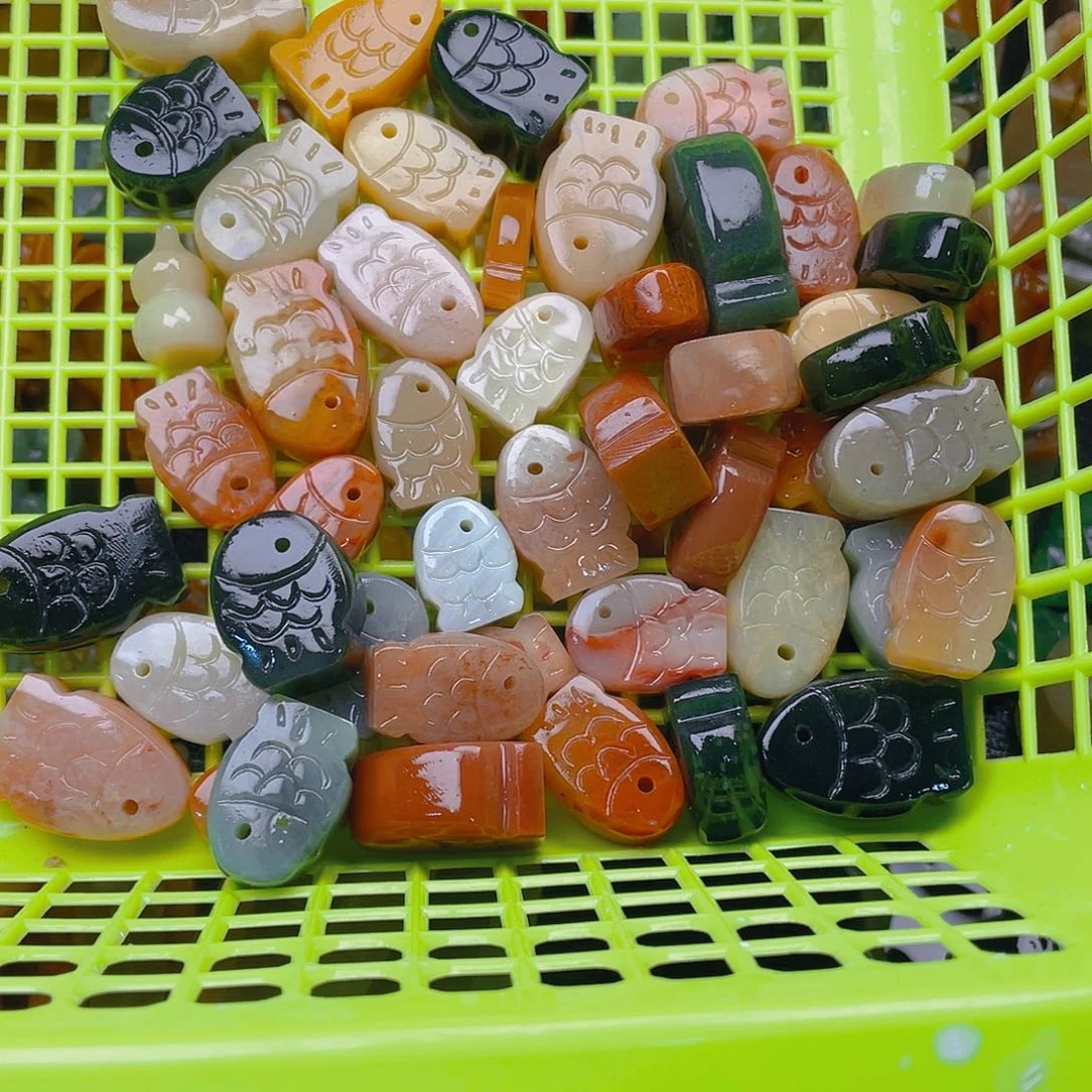 青田石印石辉**鳯年年有余