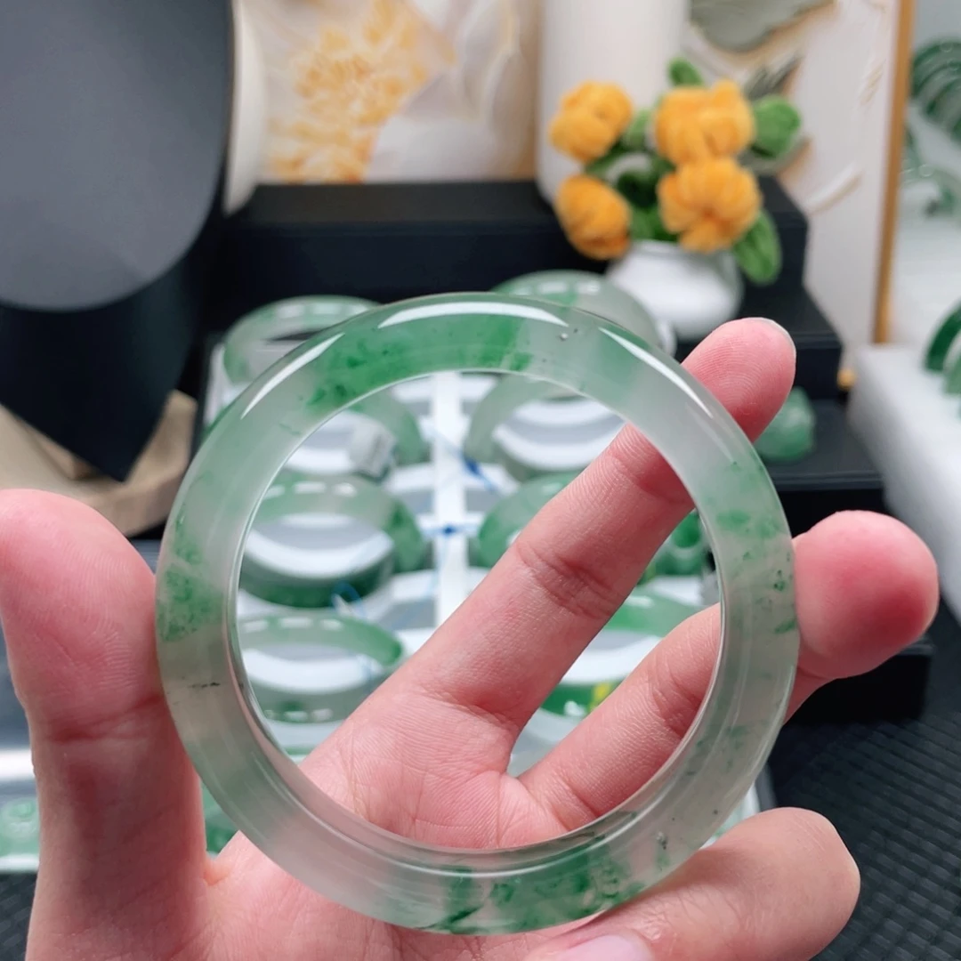 石英质玉未镶嵌手镯