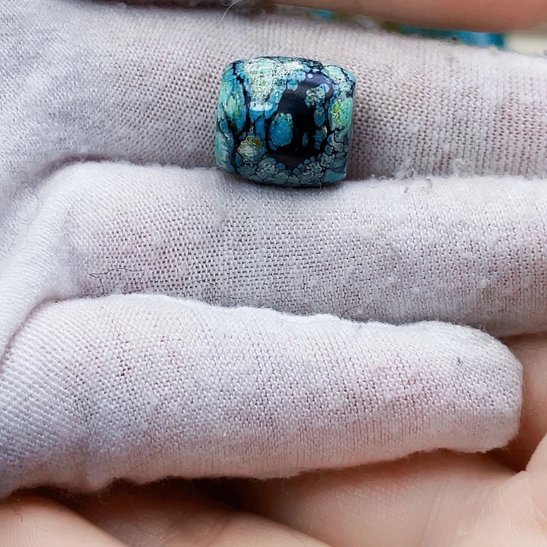 绿松石未镶嵌饰品