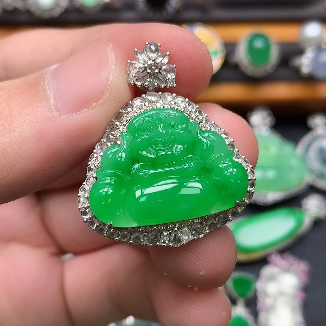 翡翠18K金镶嵌颈饰