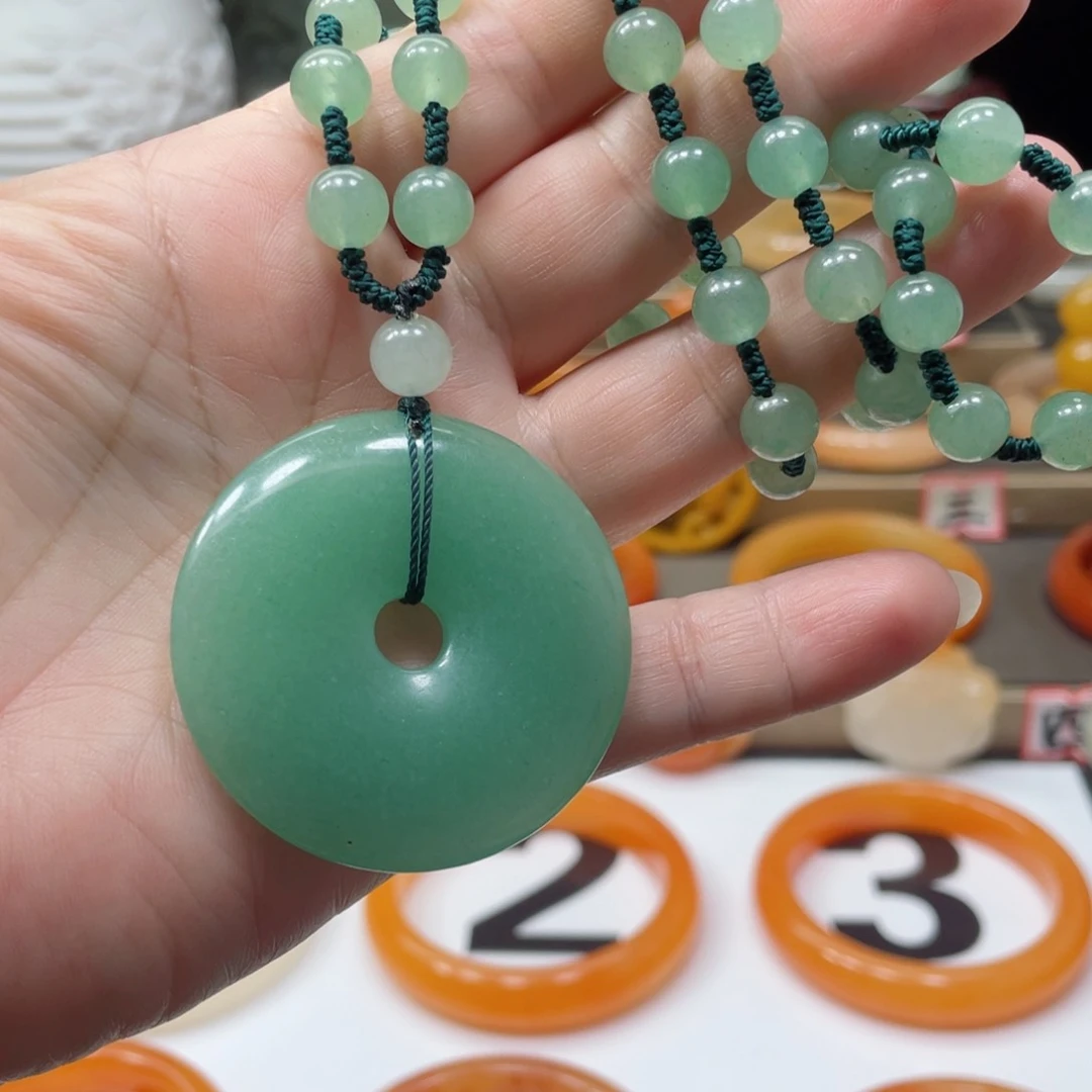 未镶嵌石英质玉（黄龙玉）手镯