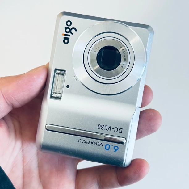 95新 aigo/爱国者 v630特价600w像素出片磨皮显白五号电池自备