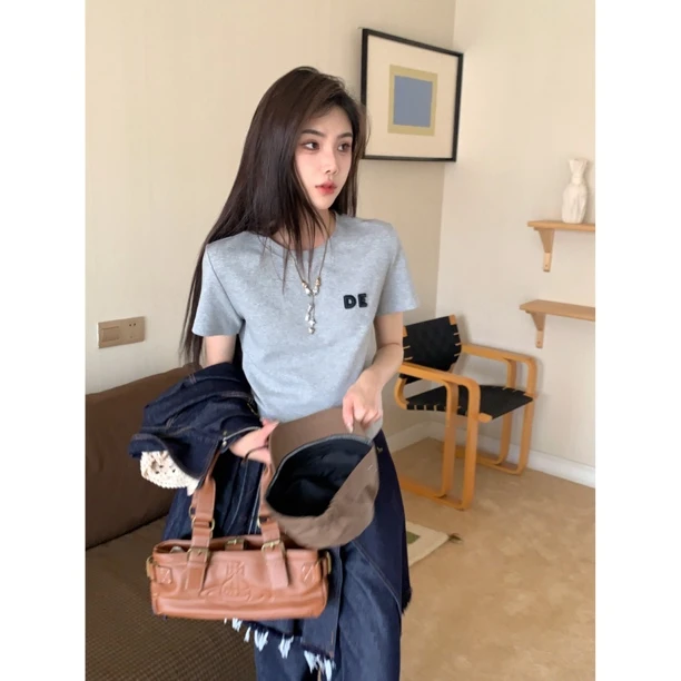 【赵小小&随性早八】8558 短袖t恤女修身刺绣字母设计感独特上衣女