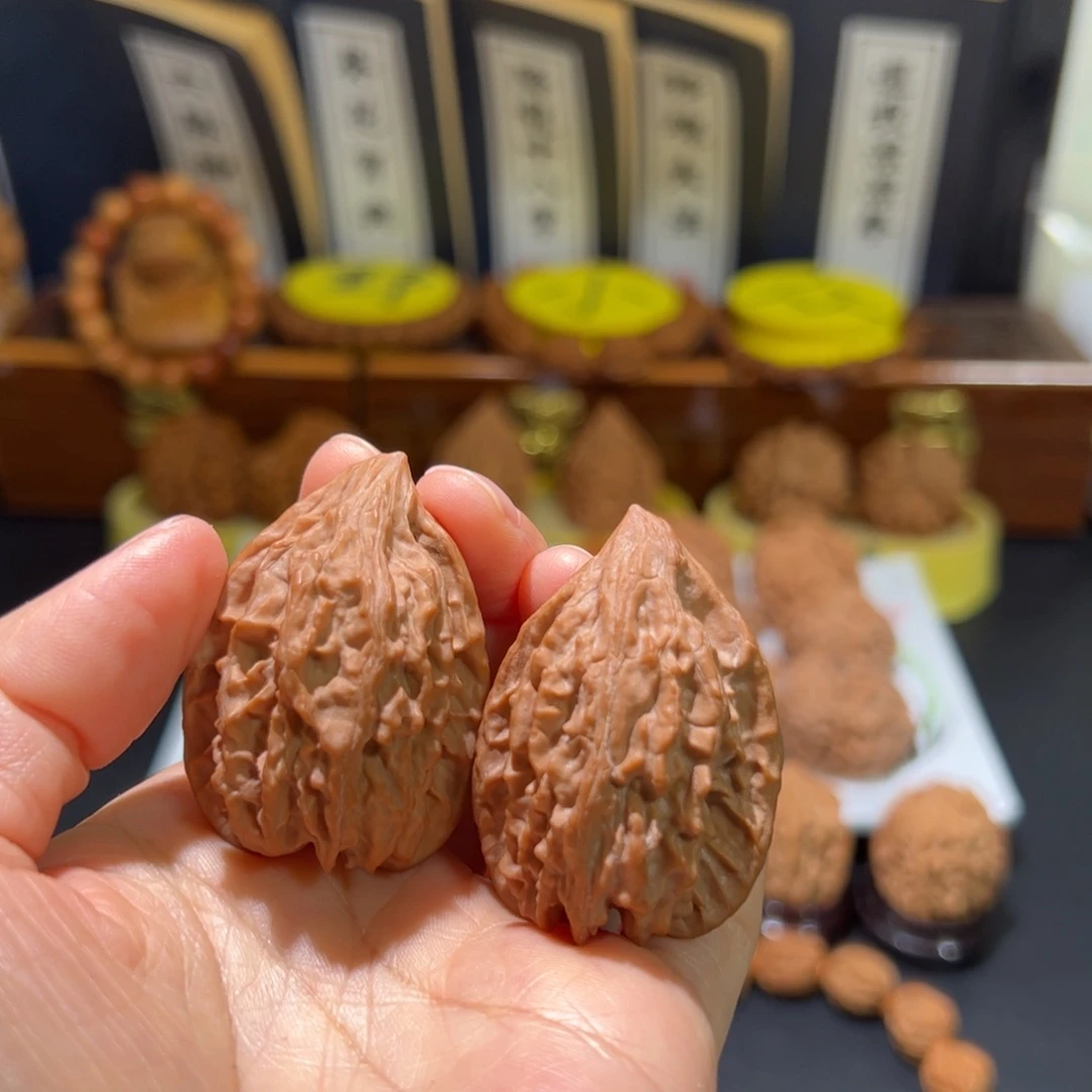 R***x把件文玩核桃战天鸡心
