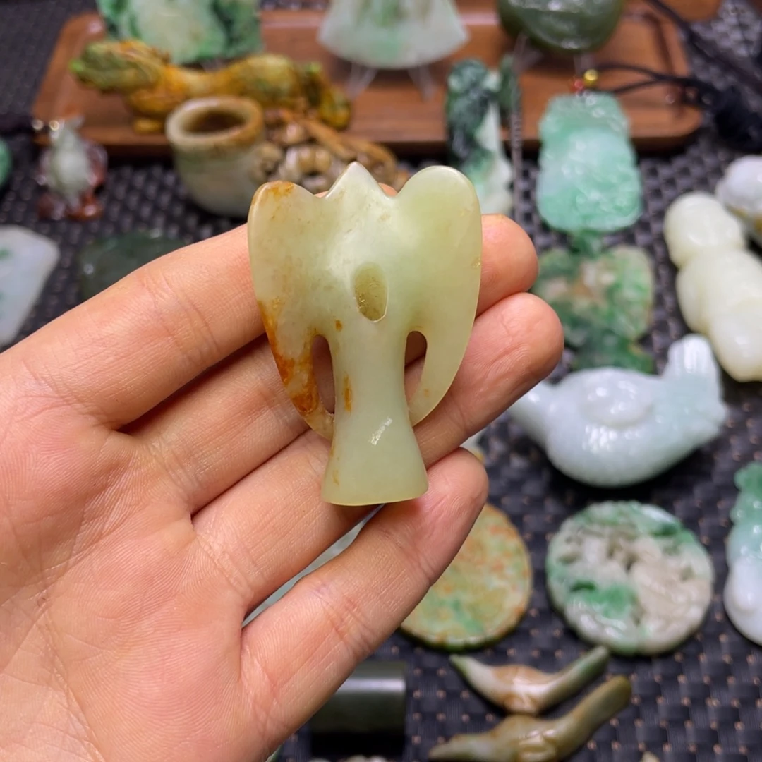 勇***月和田玉（糖玉）未镶嵌颈饰和田玉颈饰未镶嵌