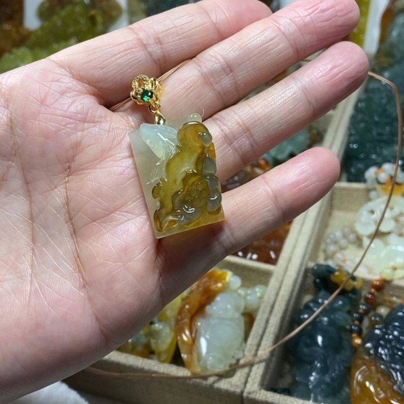 【闪购商品】未镶嵌蛇纹石玉颈饰