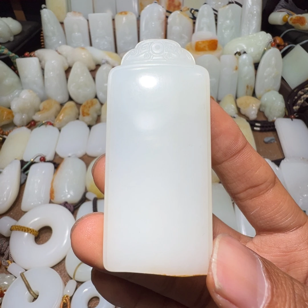 和田玉吊坠(不含链)未镶嵌得**在