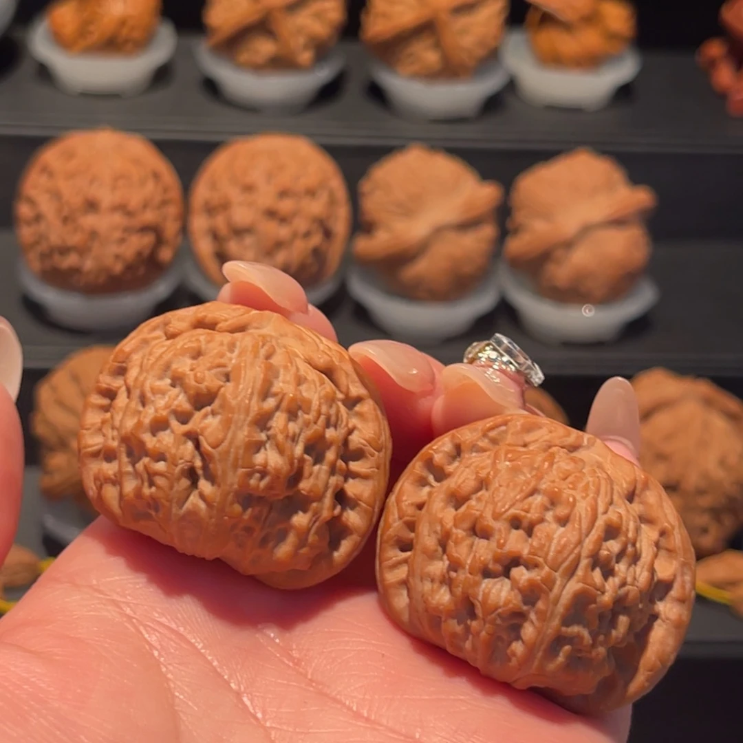 蚂***o白狮子39，全品，货头