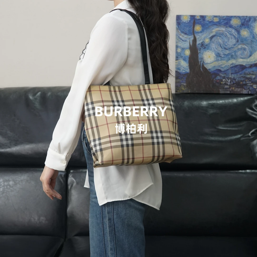 95新 BURBERRY/博柏利 格纹菜篮子包/HD05628007/8007