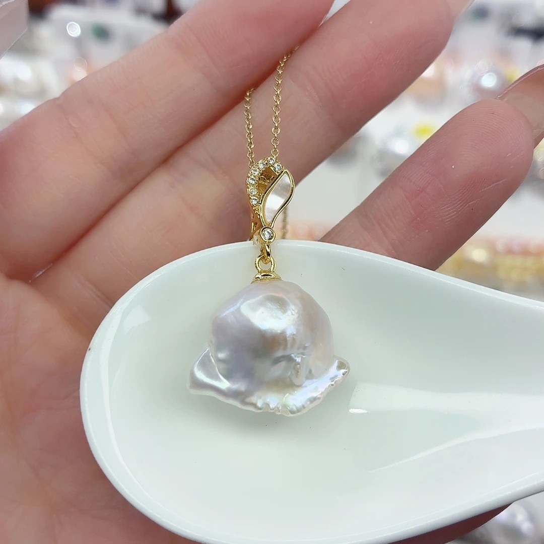 淡水珍珠合金颈饰