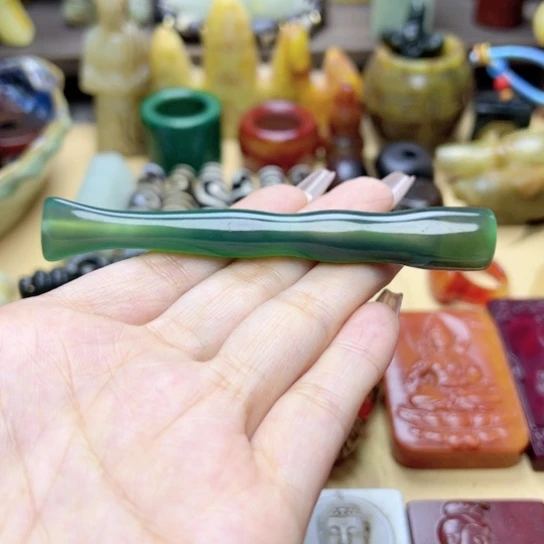 蛇纹石玉未镶嵌颈饰