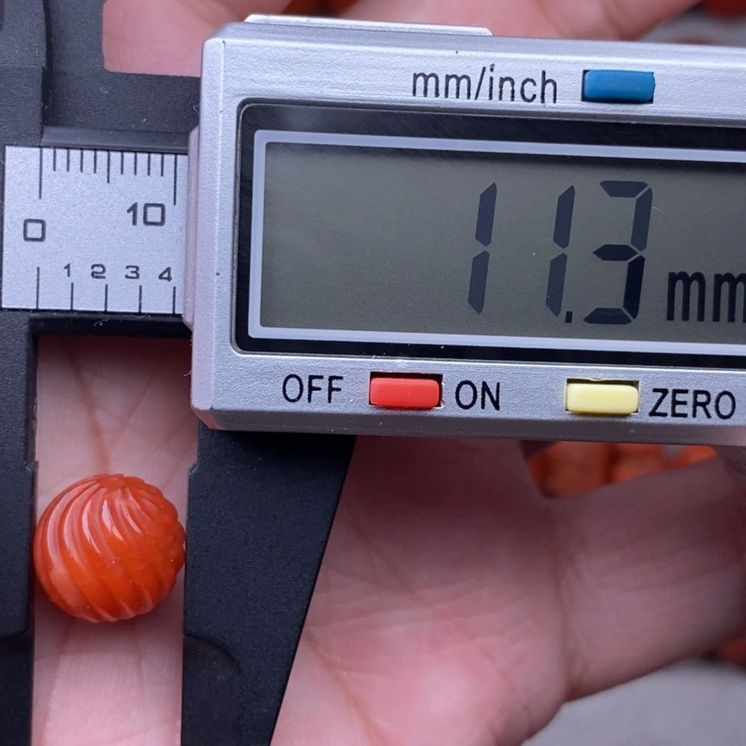 南红玛瑙配饰未镶嵌有瑕疵