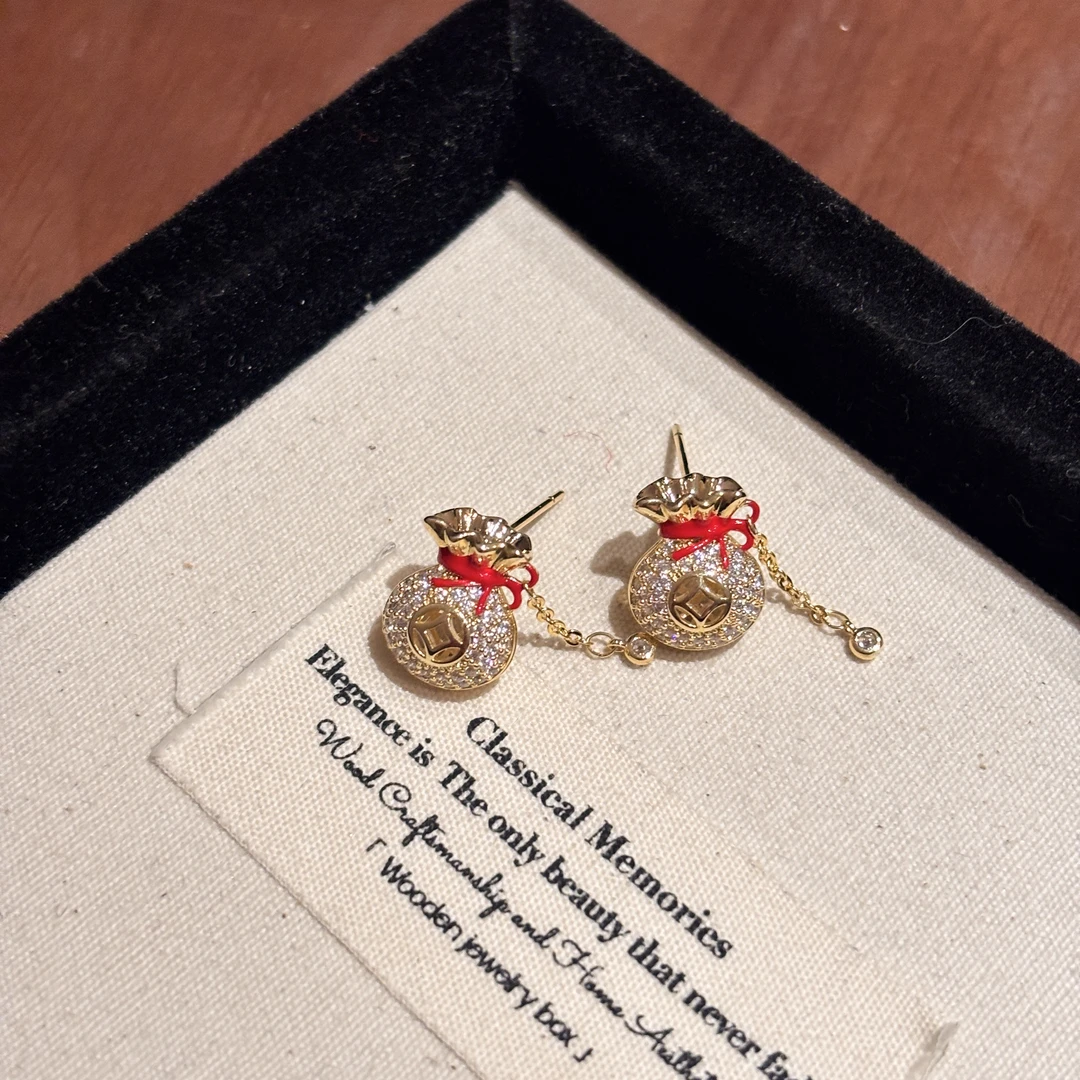 铜合金耳饰 精致耳饰2025爆款气质高级感耳环A2015