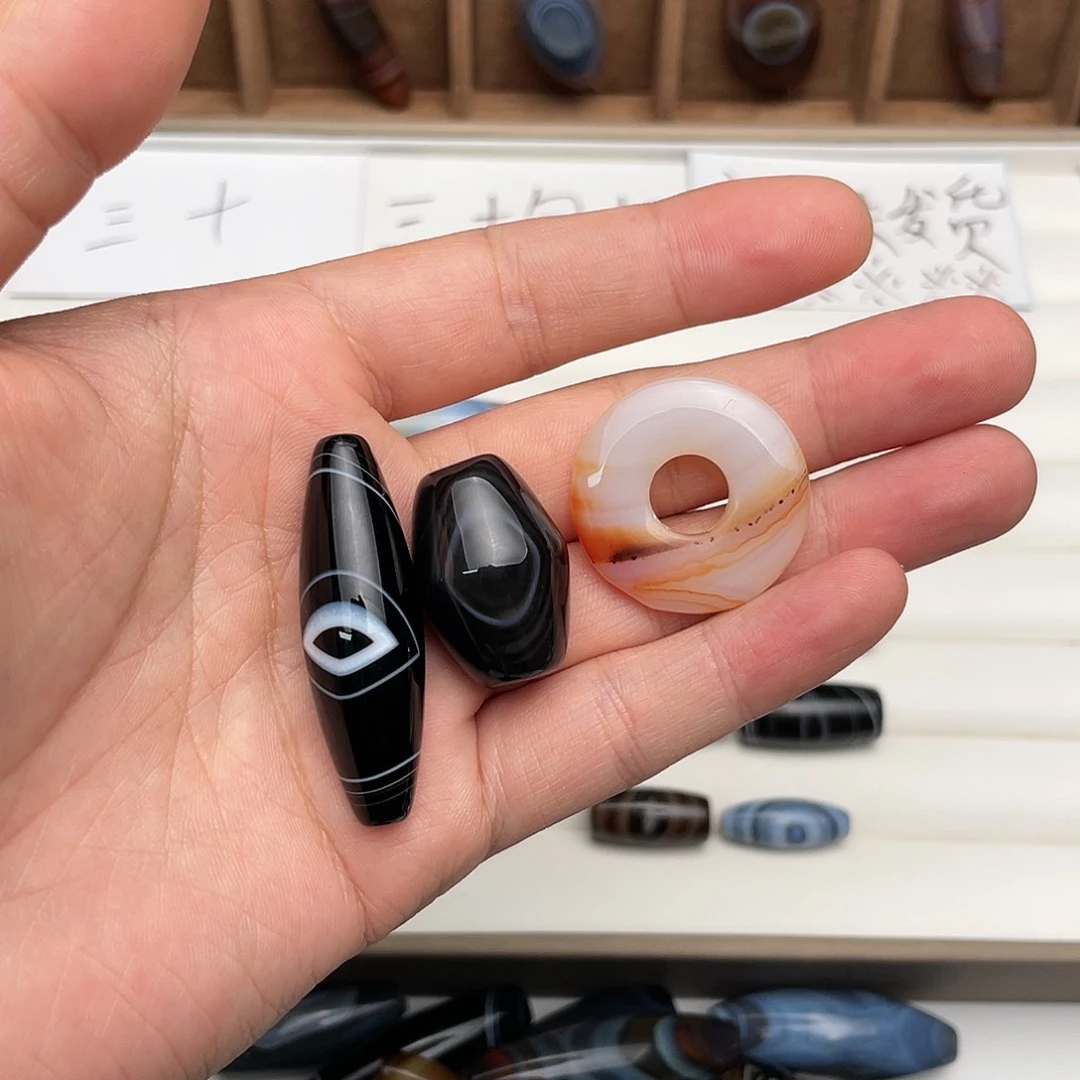 玛瑙/玉髓颈饰未镶嵌林*