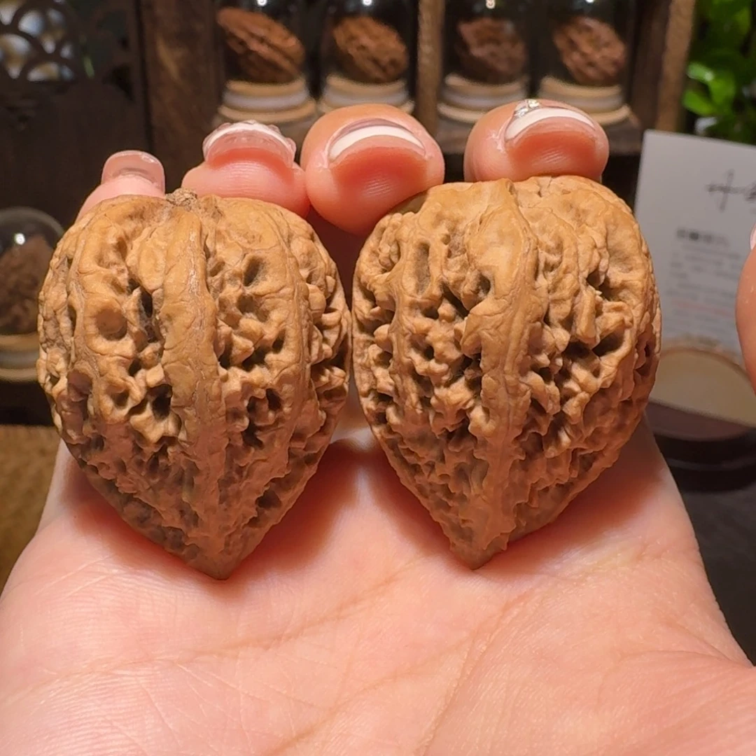 文玩核桃把件蚂蚁草莓