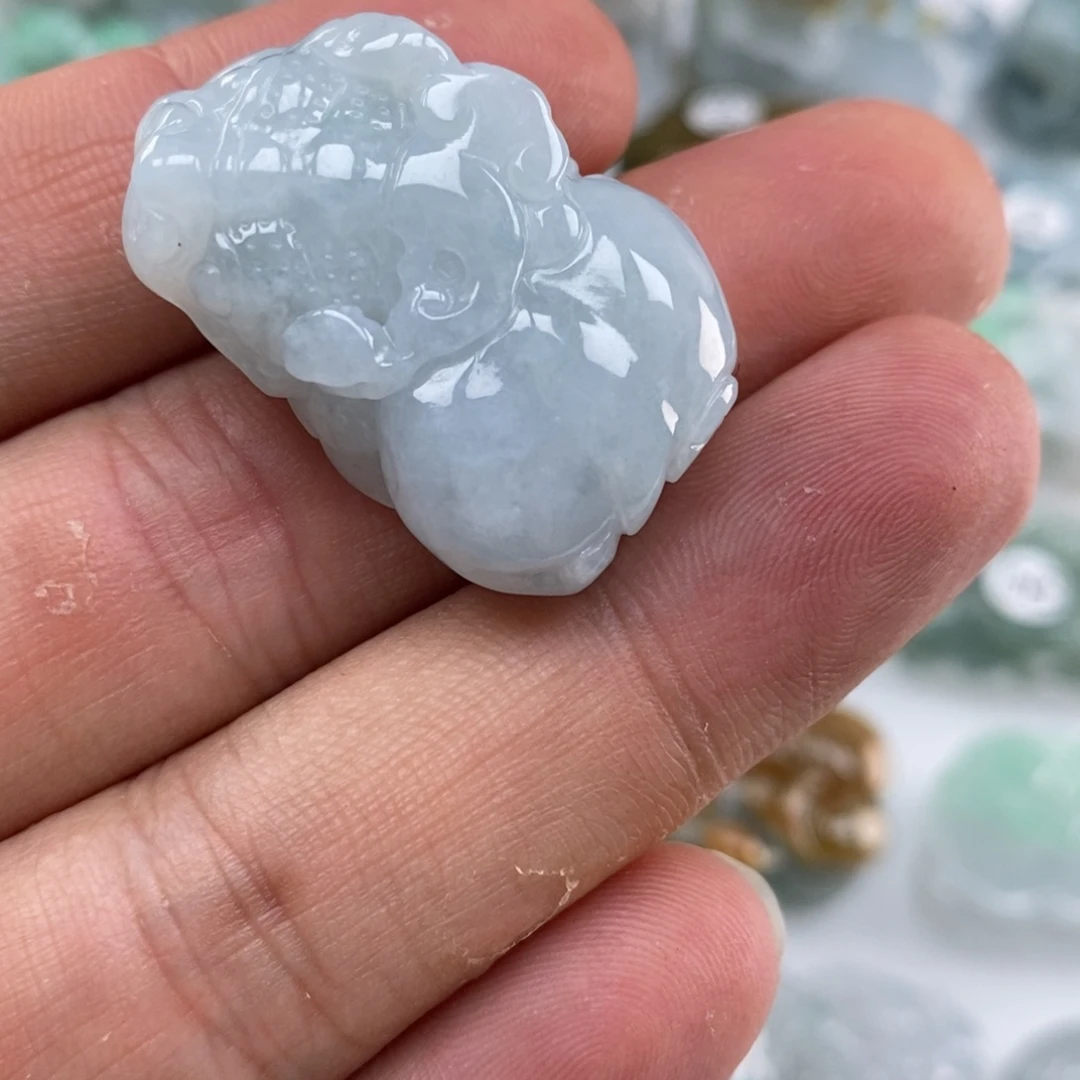 翡翠未镶嵌颈饰多人如意貔貅吊坠