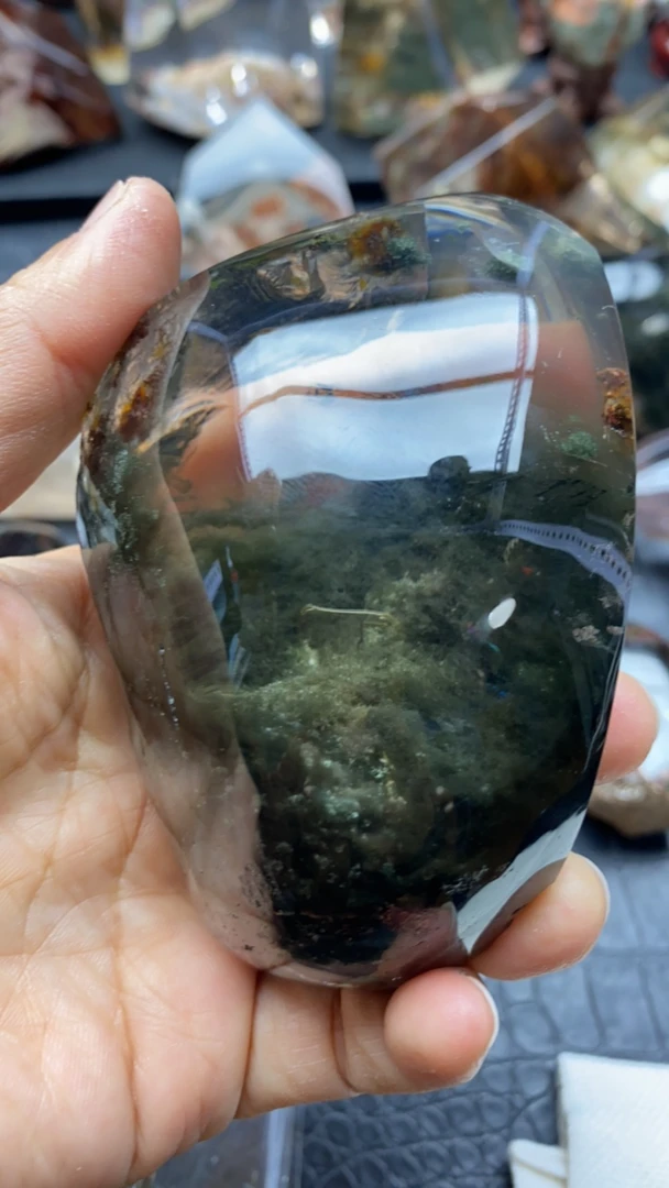 巴西绿幽灵水晶景石