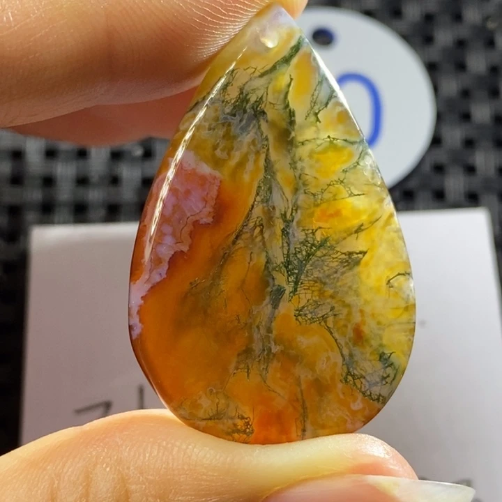 未镶嵌颈饰玛瑙/玉髓富*