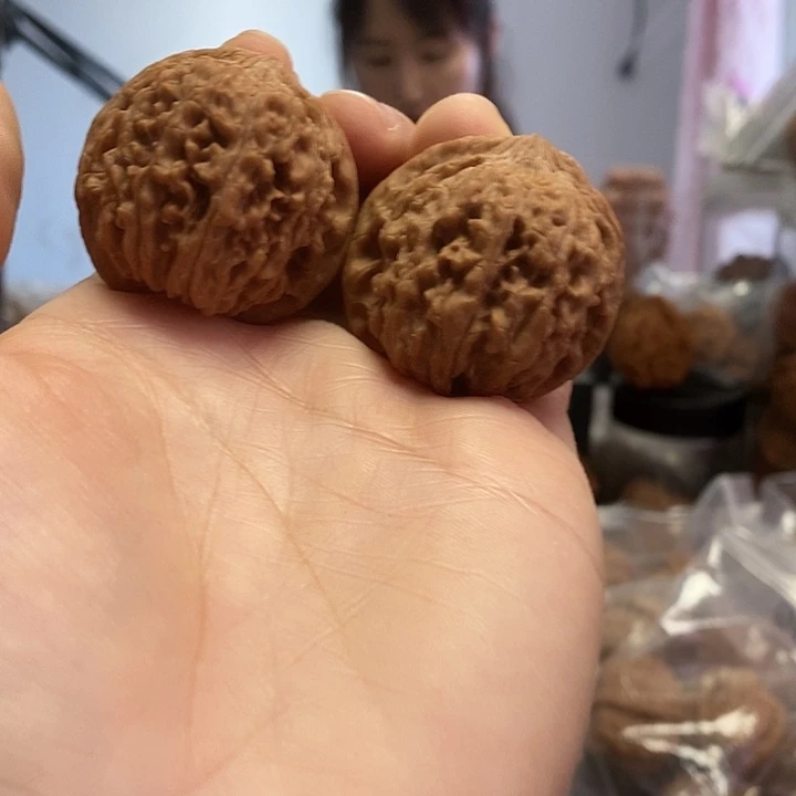 文玩核桃把件37满天星红皮