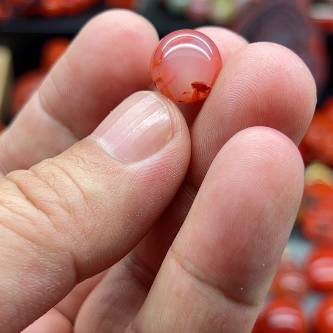 南红玛瑙配饰未镶嵌跑**龙