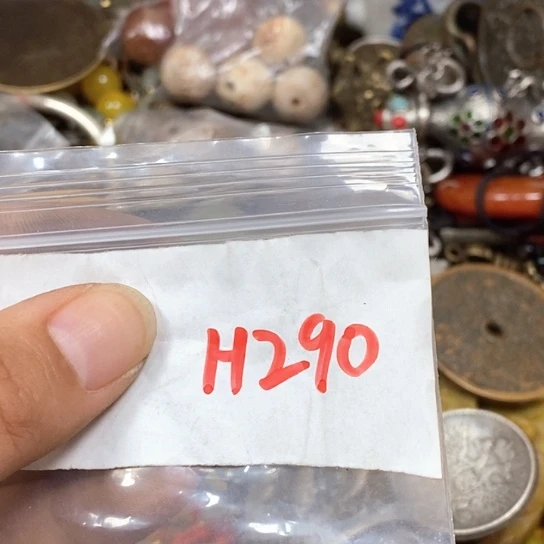 圆***缘吊坠滴血莲花菩提