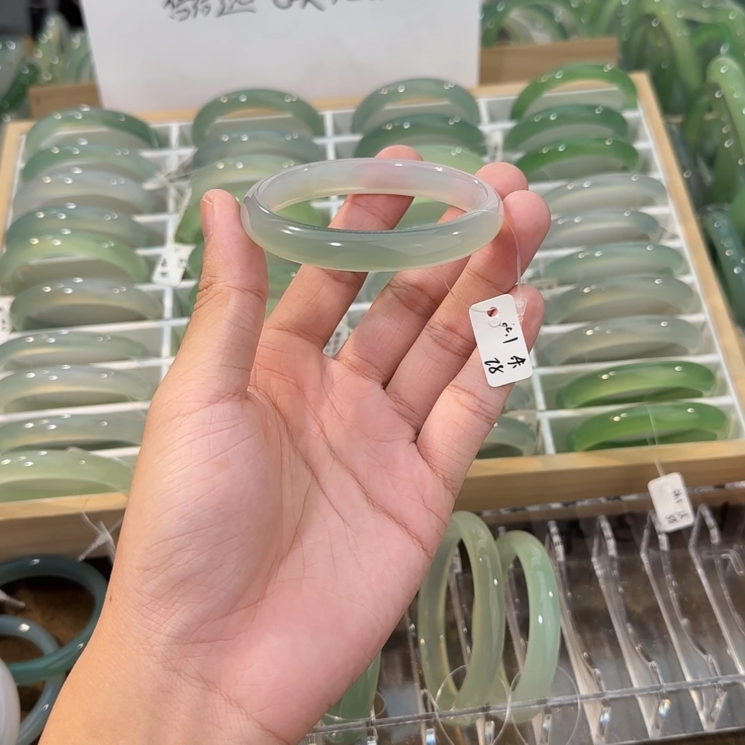 玛瑙/玉髓未镶嵌手镯圈口60.1